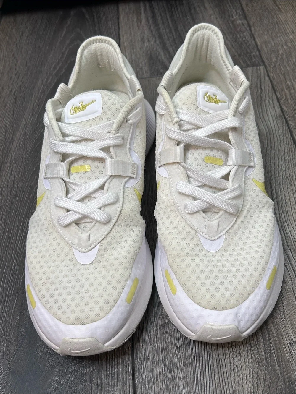 Nike In-Season TR 11 Training Shoes Cream Yellow Sneakers Women’s 10
